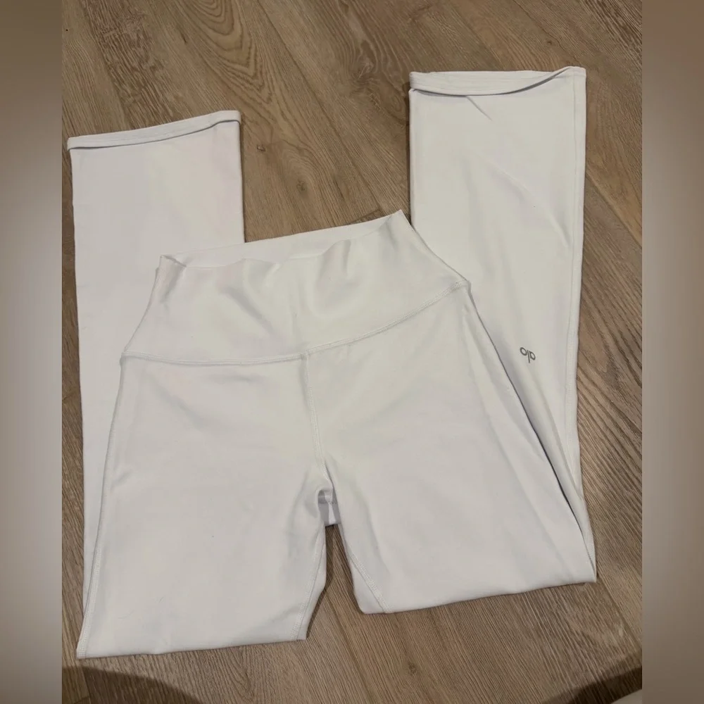 Alo Yoga Airbrush High Waist White 7/8 Bootcut Legging Size Small
